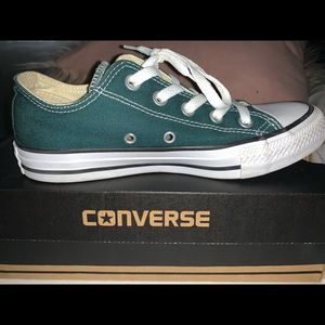 Low top green converse